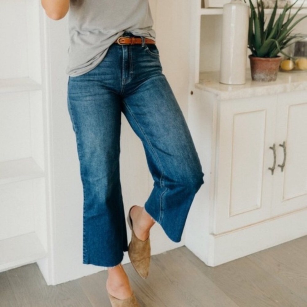 Carly Jean Los Angeles | Becker Style Wide Leg Cropped High Rise Denim Jeans